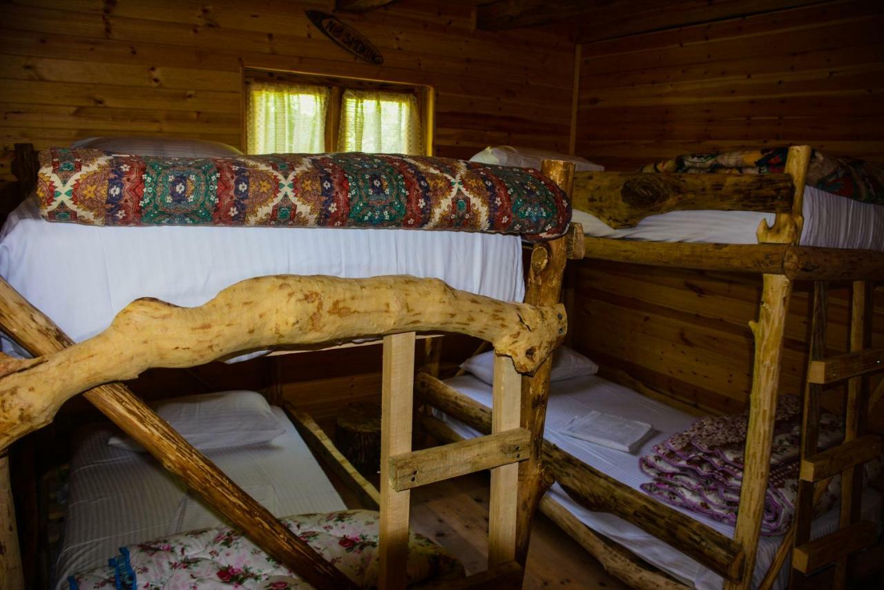Готель Eagles Land Koman Екстер'єр фото