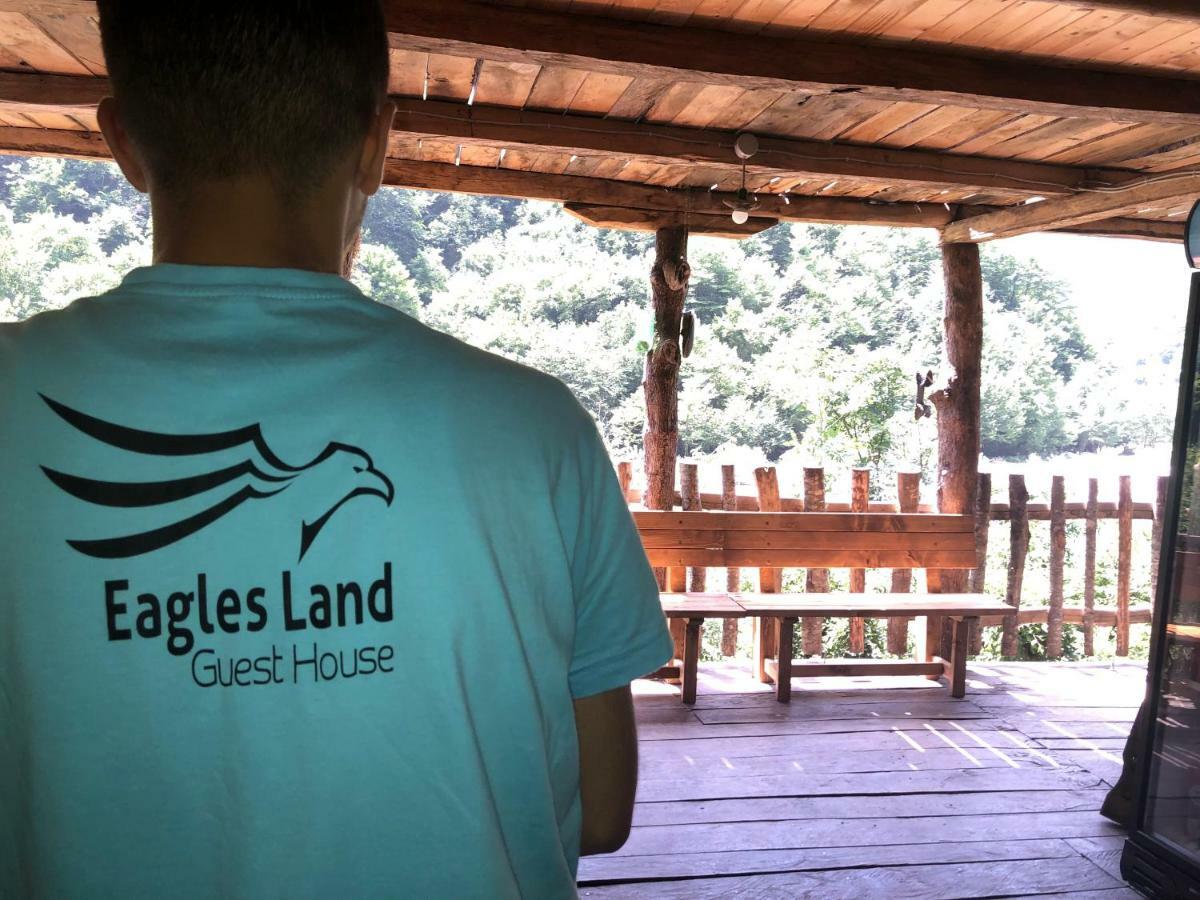 Готель Eagles Land Koman Екстер'єр фото